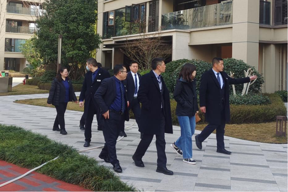 北京兴业源轮值总经理徐妍女士莅临成都中车共享城项目指导工作